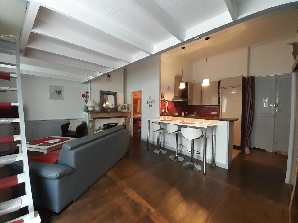 Coquet Studio En Mezzanine Nuit Pour 2 Personnes Saint-Girons  Exterior foto