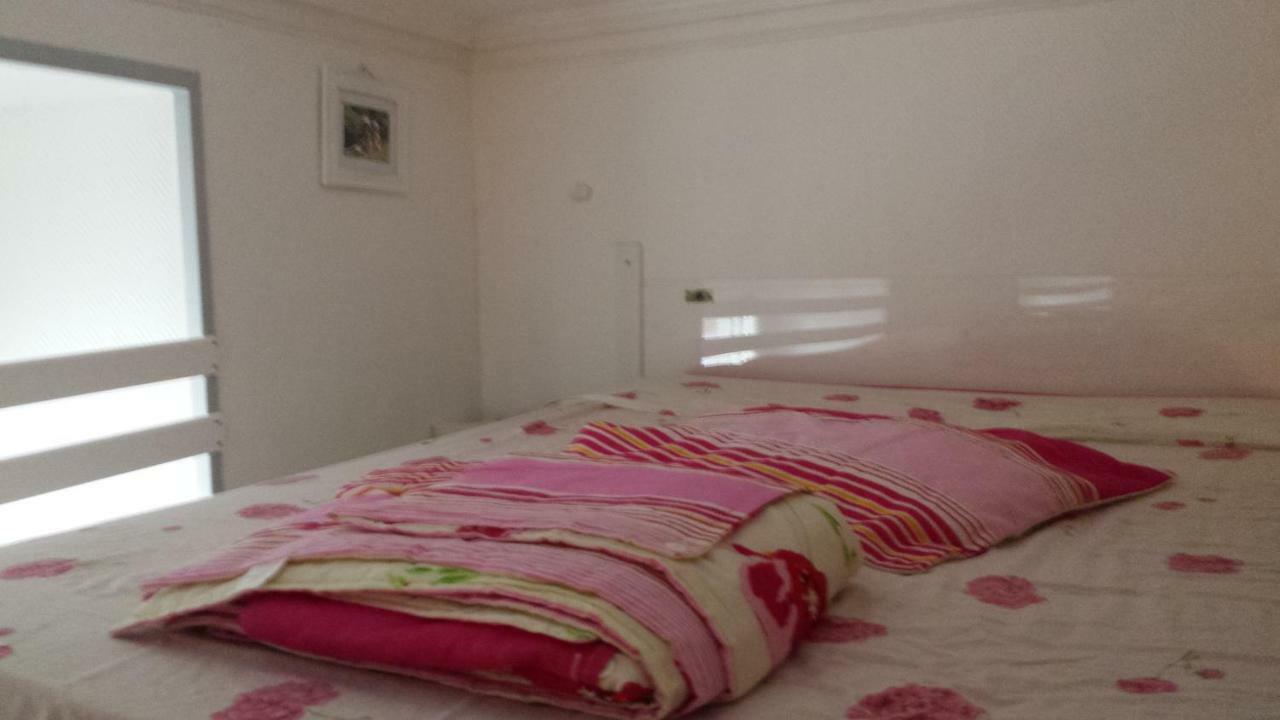 Coquet Studio En Mezzanine Nuit Pour 2 Personnes Saint-Girons  Exterior foto